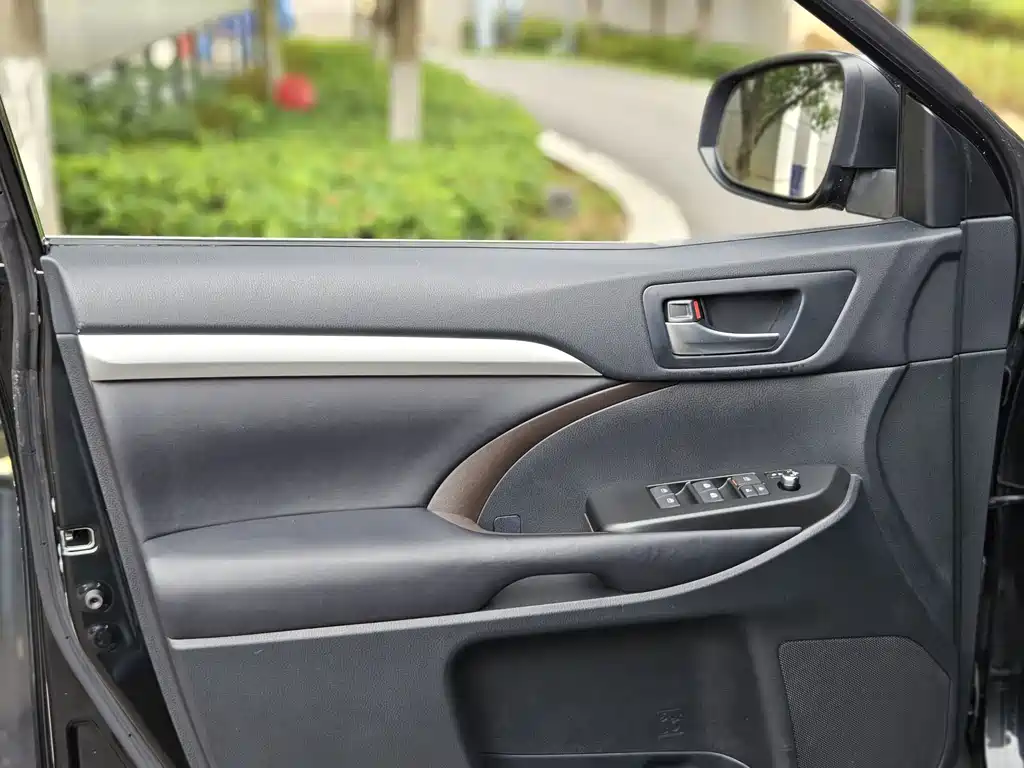 Toyota Highlander 2018 — фото 15