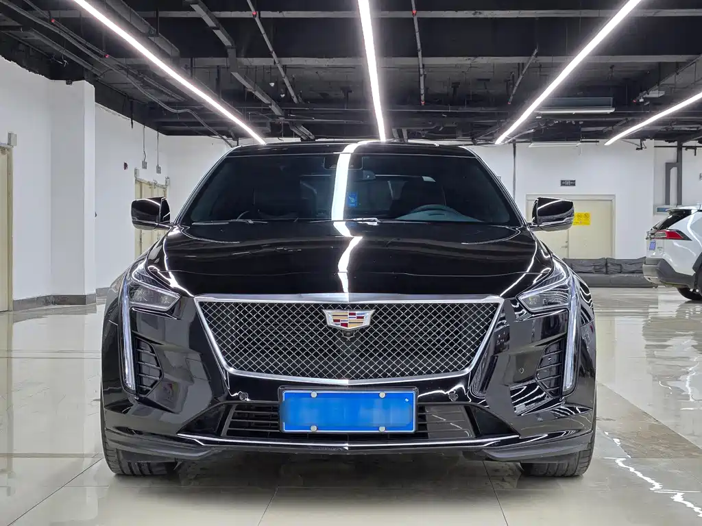 Cadillac CT6 2022 — фото 1