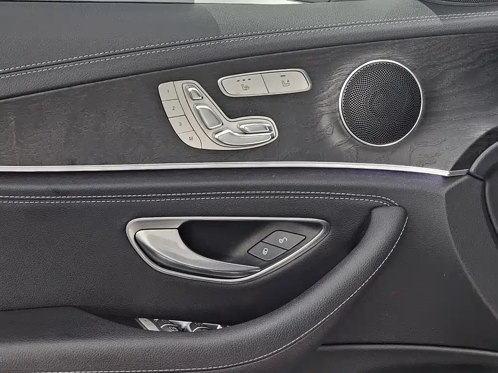 Mercedes-Benz E-Class 2016 — фото 9