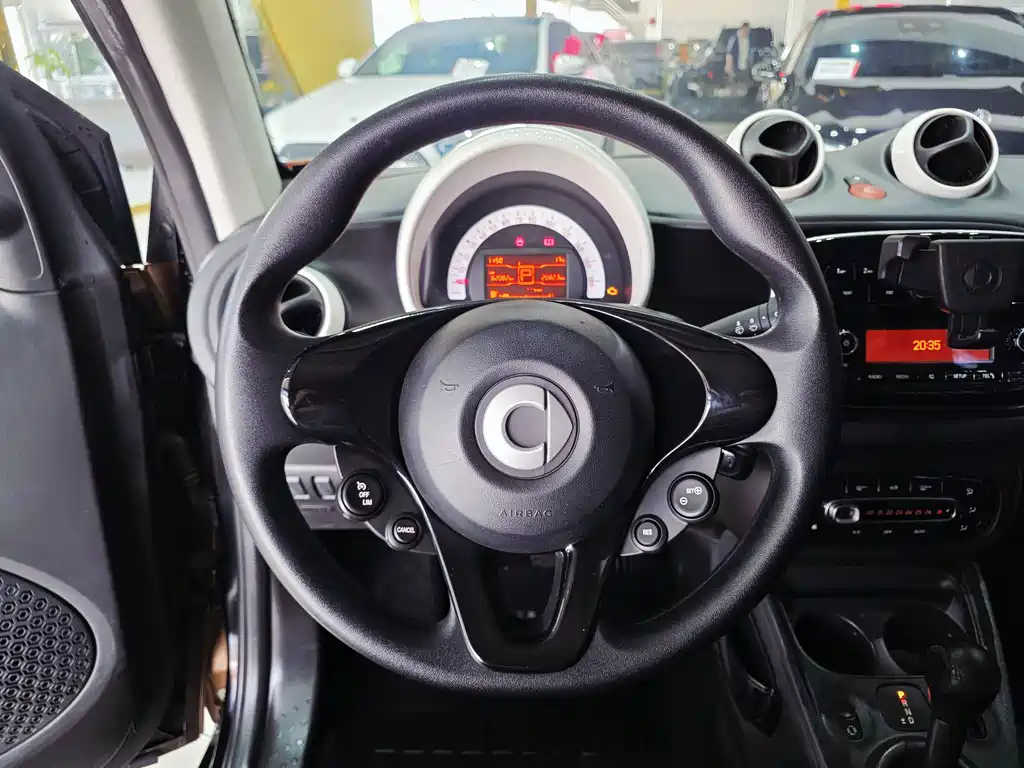 smart fortwo 2017 — фото 8