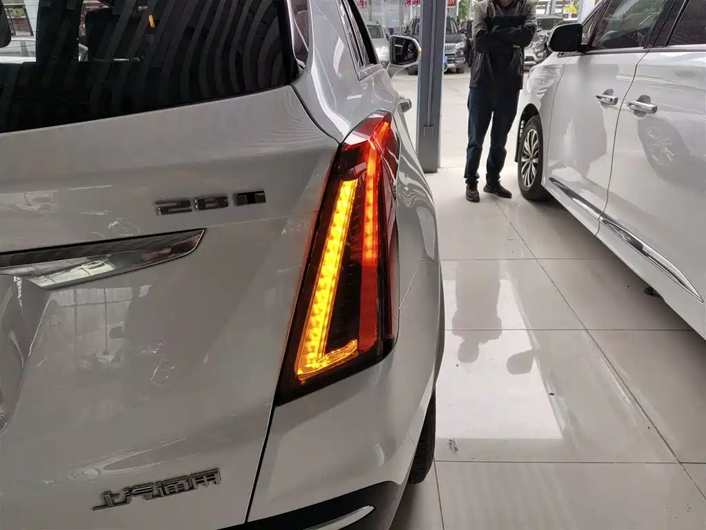 Cadillac XT5 2021 — фото 24