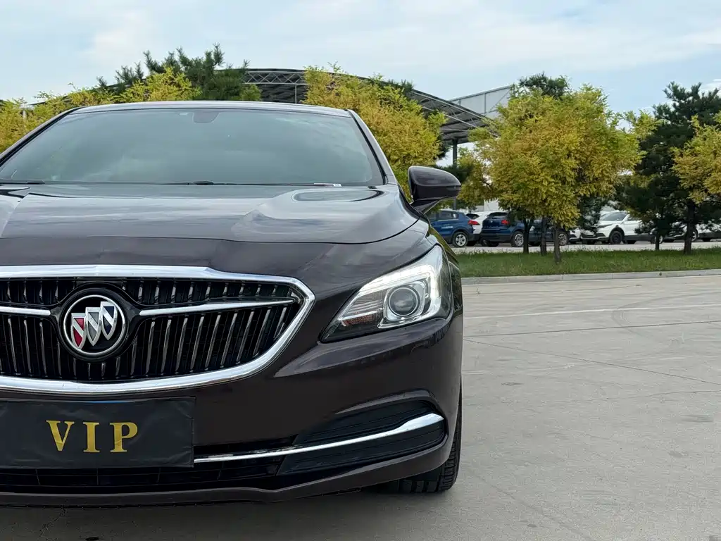 Buick LaCrosse 2017 — фото 2
