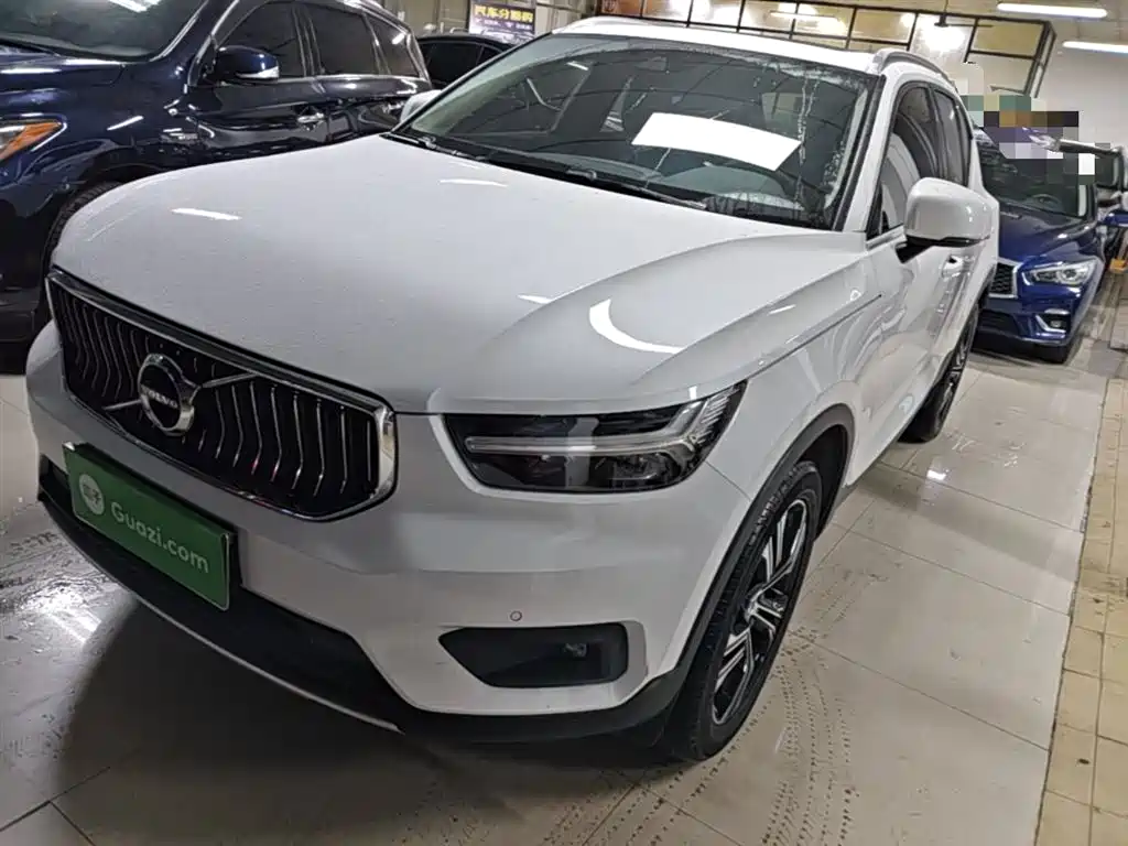 Volvo XC40 2021 — фото 2