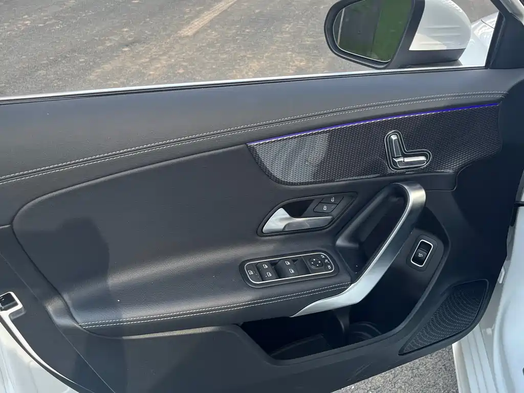Mercedes-Benz A-Class 2023 — фото 6