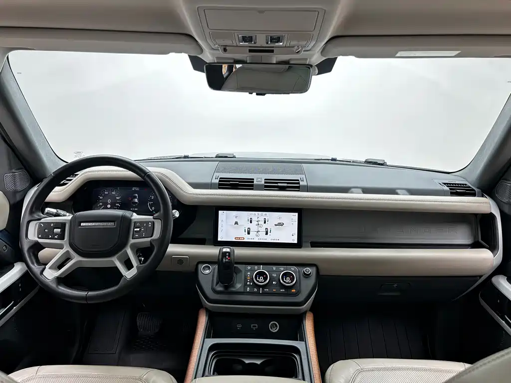 Land Rover Defender 2021 — фото 17
