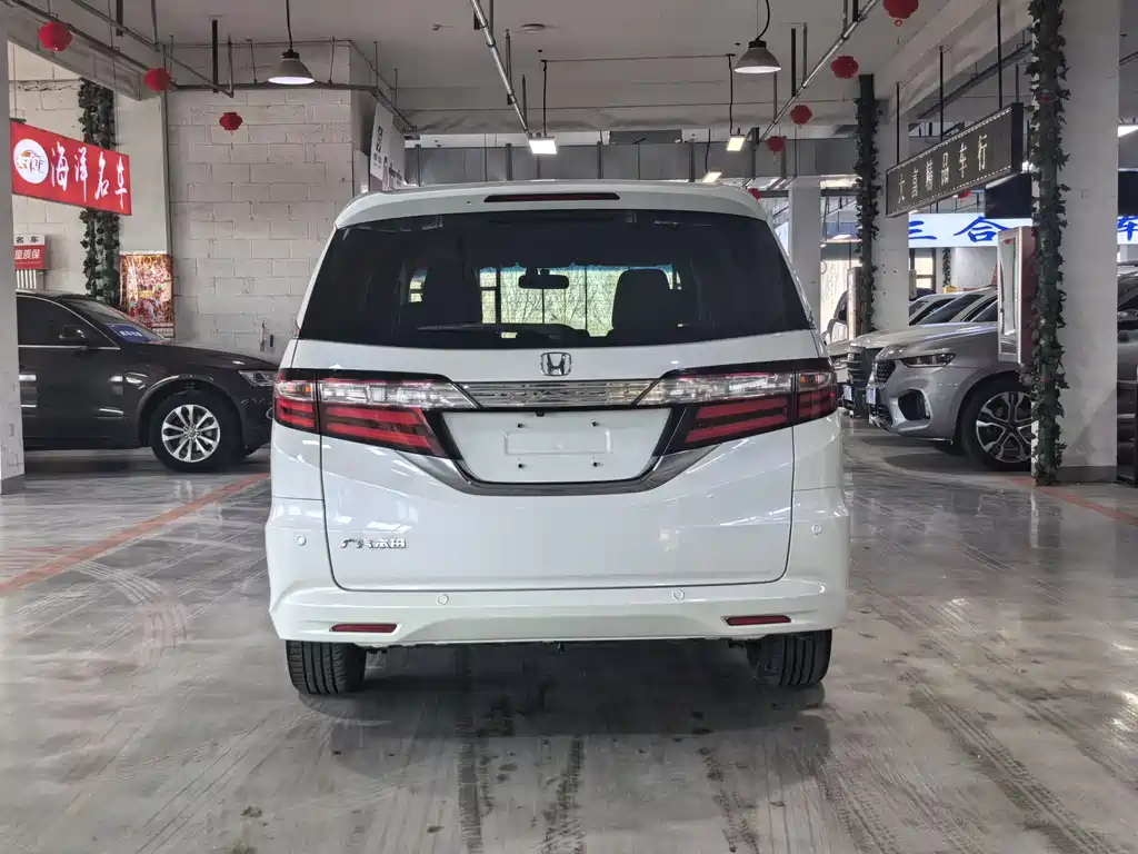 Honda Odyssey 2017 — фото 7