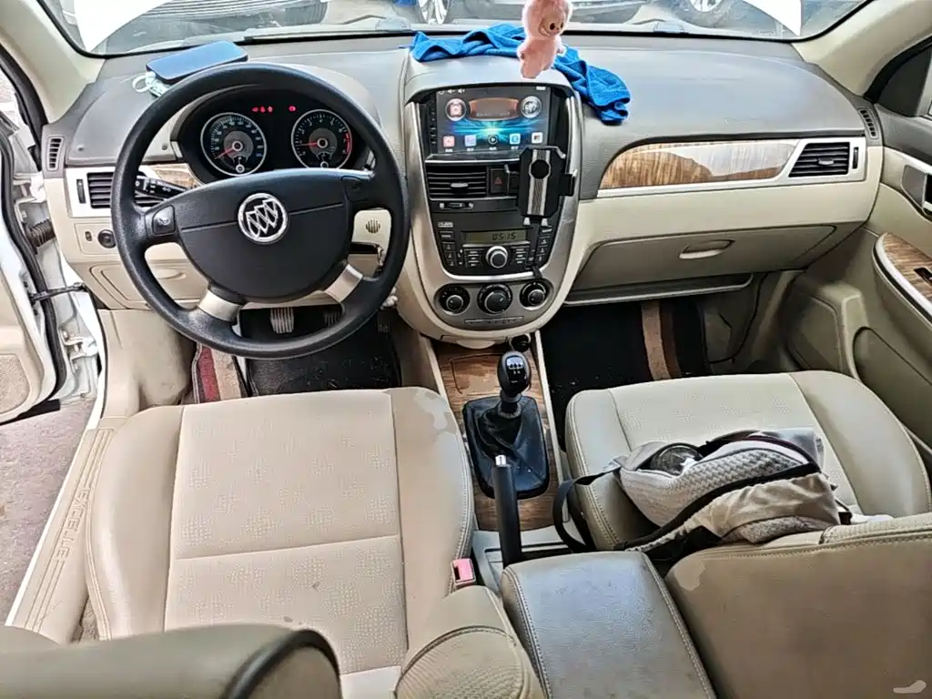 Buick Excelle 2015 — фото 10