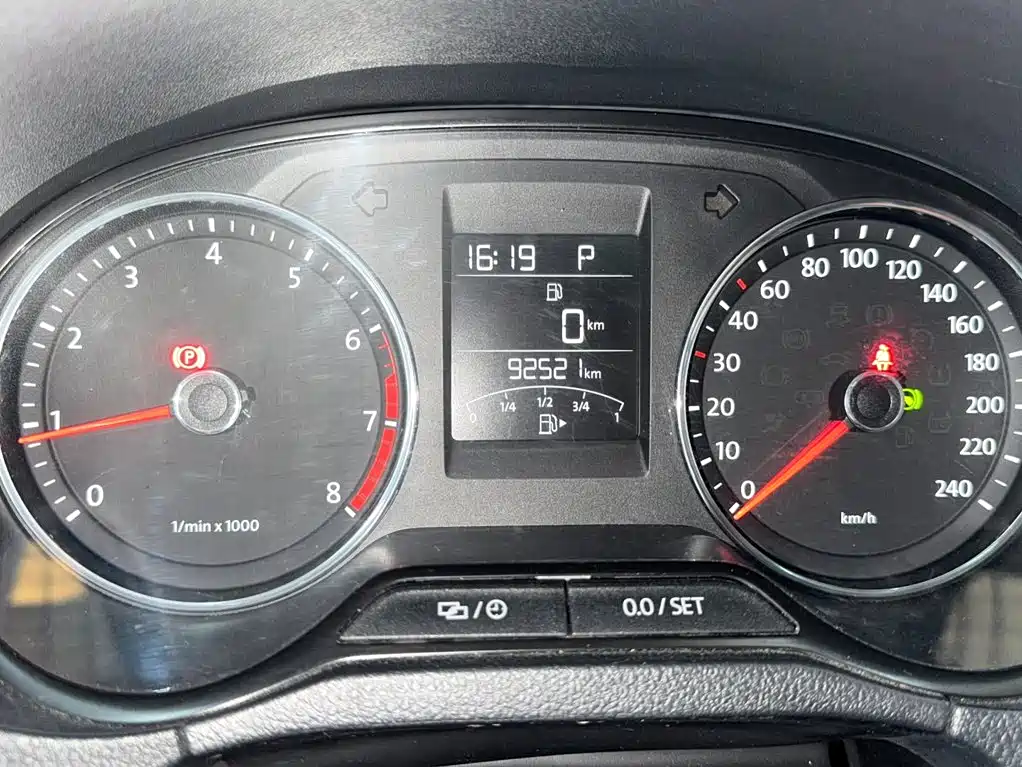 Volkswagen Polo 2015 — фото 13