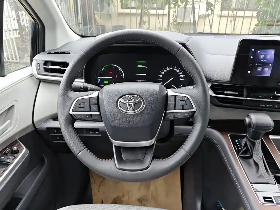 Toyota Sienna 2026 — фото 15