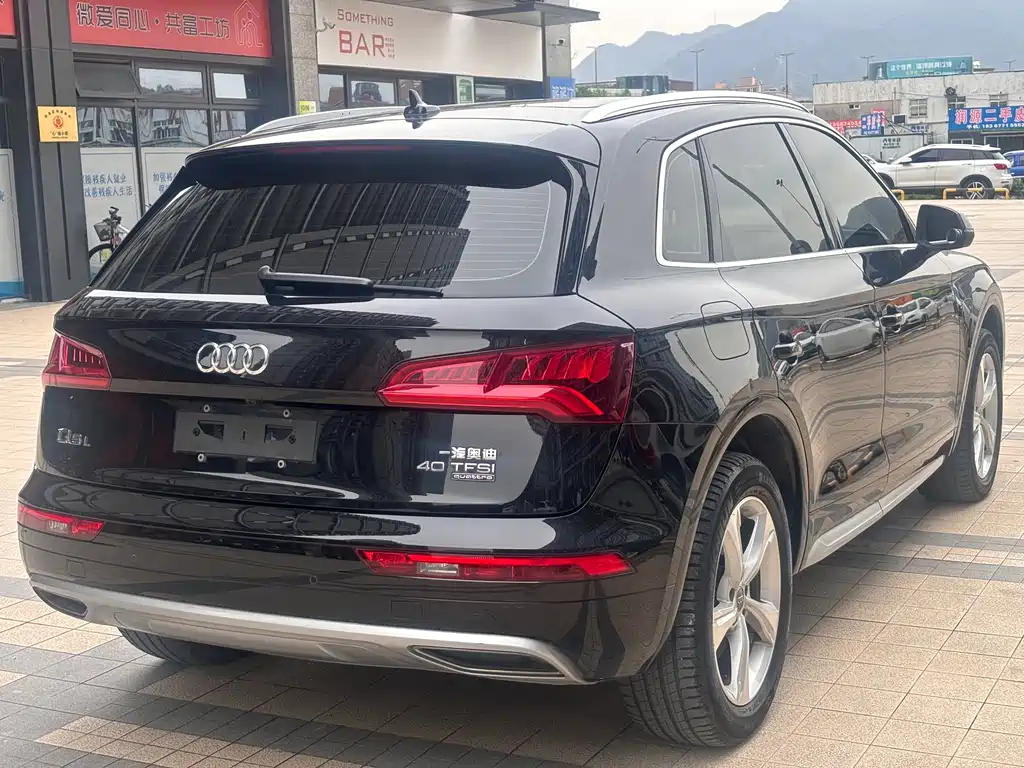 Audi Q5L 2020 — фото 13