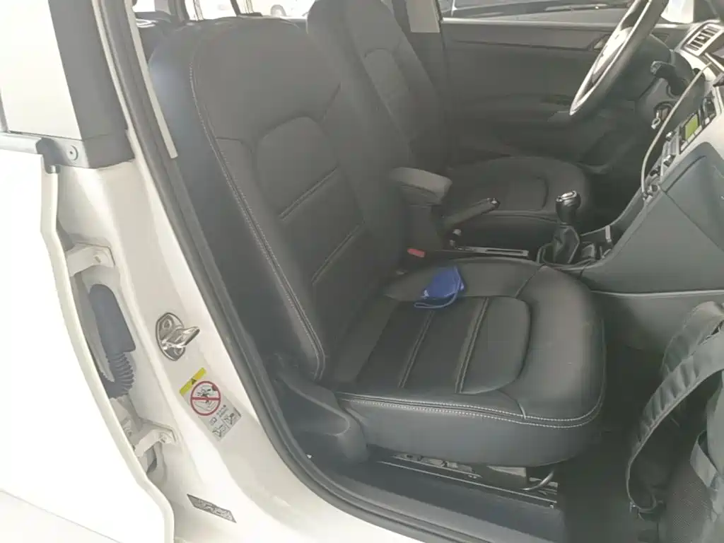 Skoda Rapid Spaceback 2016 — фото 25