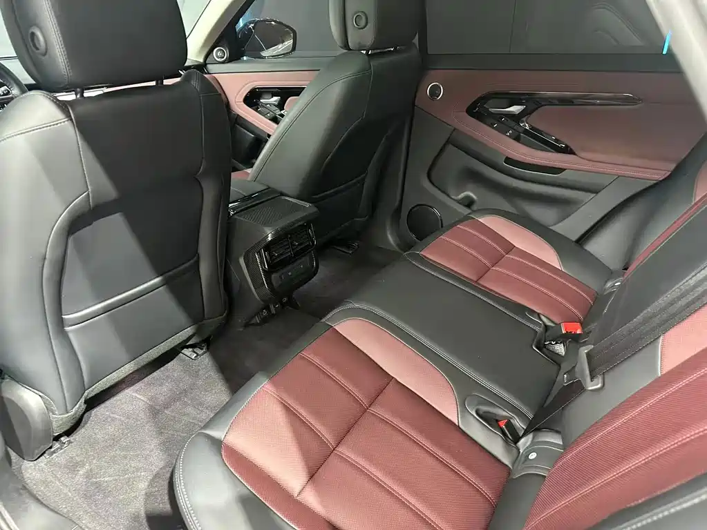Land Rover Range Rover Evoque 2024 — фото 10