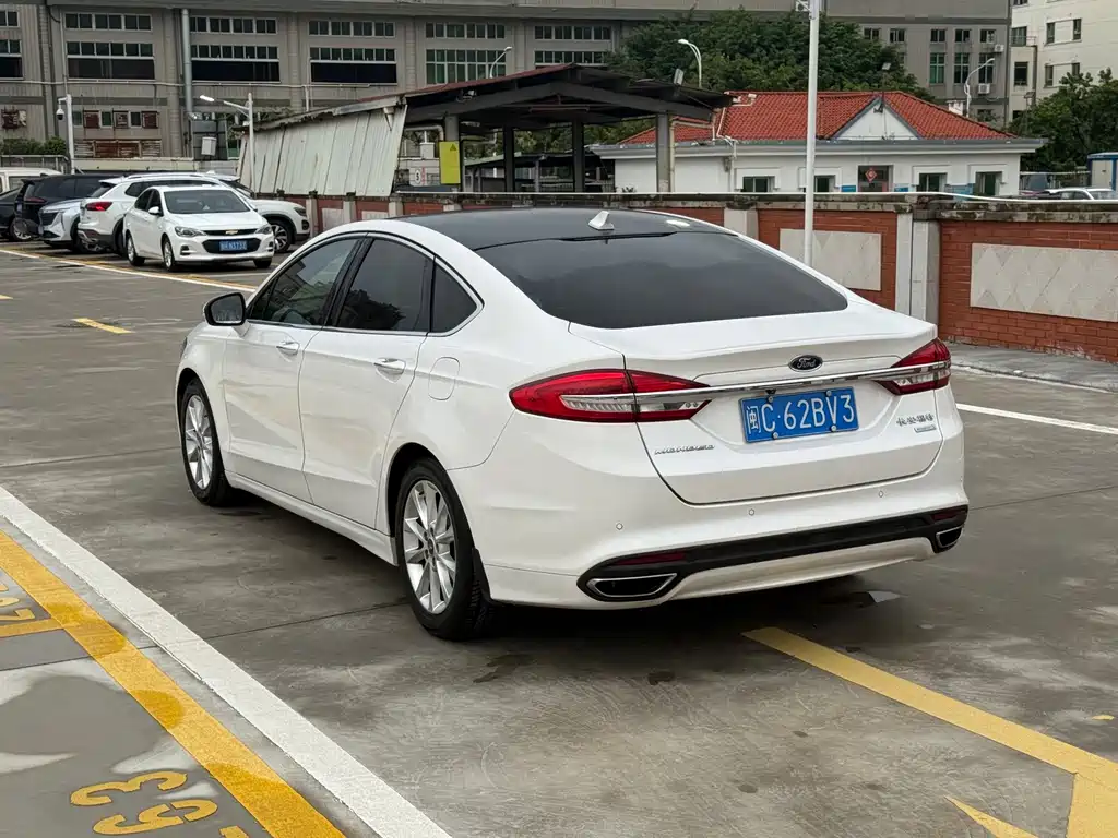 Ford Mondeo 2018 — фото 4