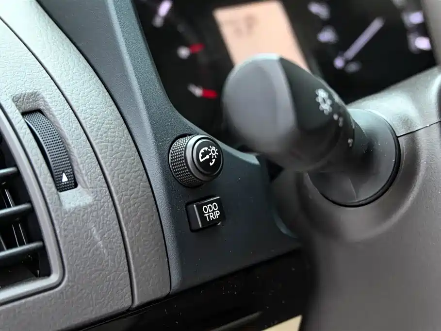 Toyota Prado 2024 — фото 24