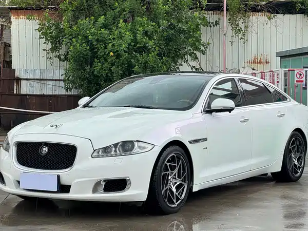 Jaguar XJ 2012