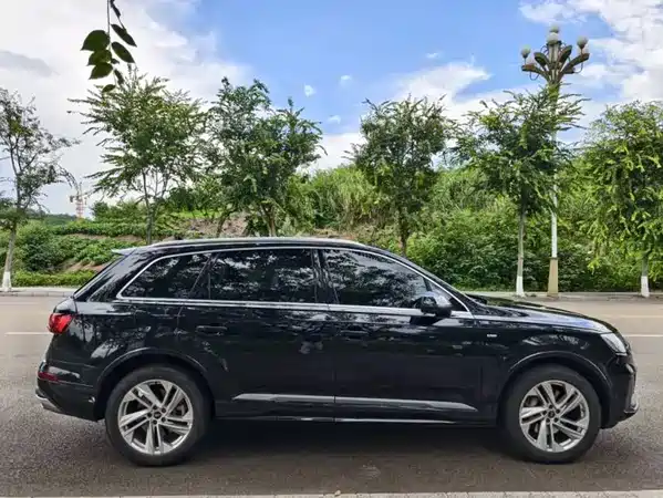 Audi Q7 2021