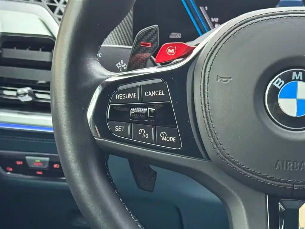 BMW XM 2023 — фото 15