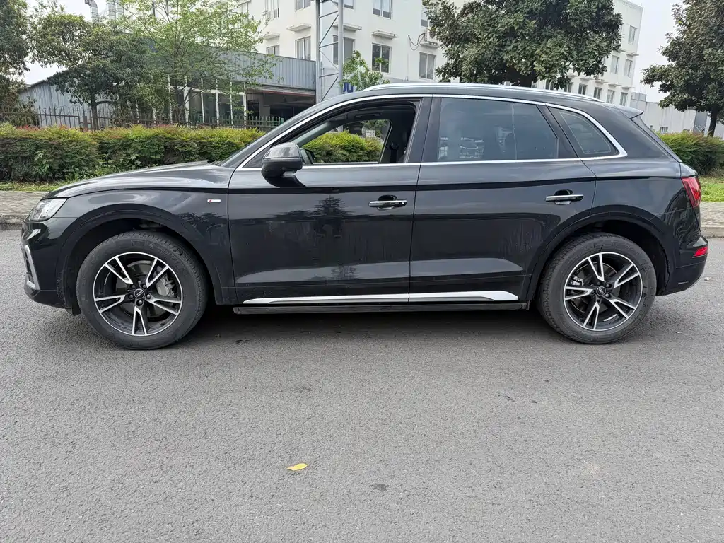 Audi Q5L 2023 — фото 4