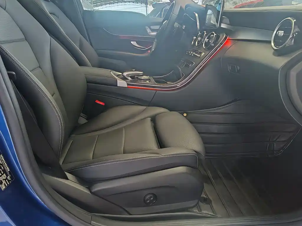 Mercedes-Benz C-Class 2018 — фото 10