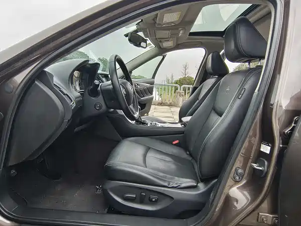 Infiniti Q50 2014