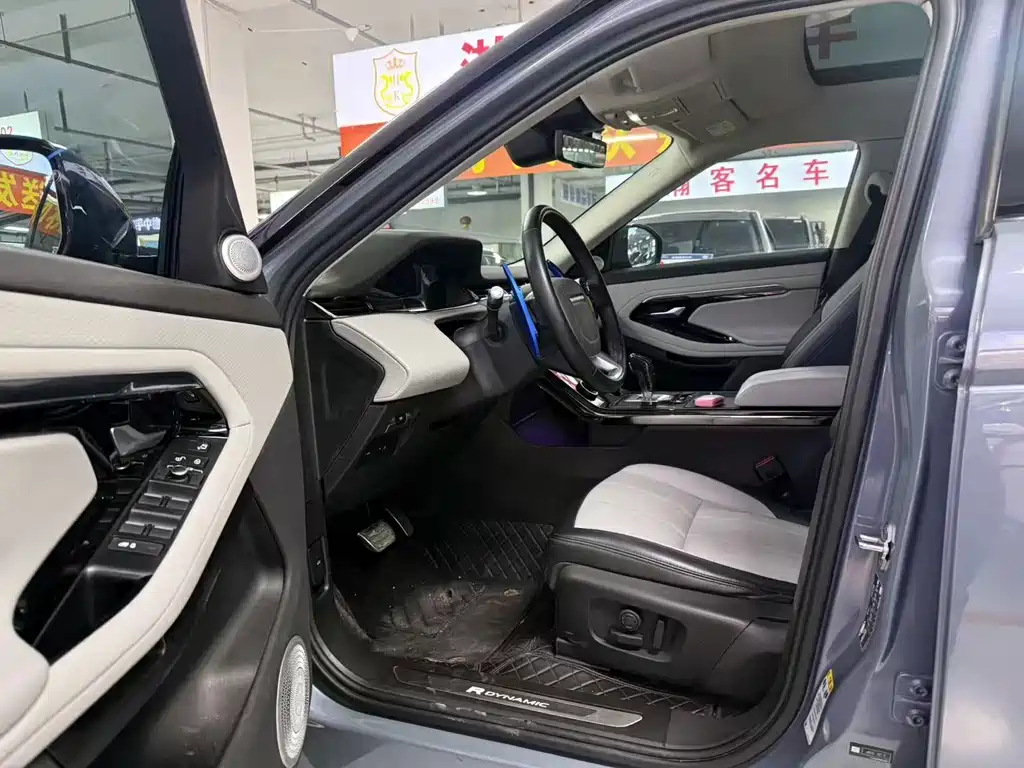 Land Rover Evoque 2019 — фото 7