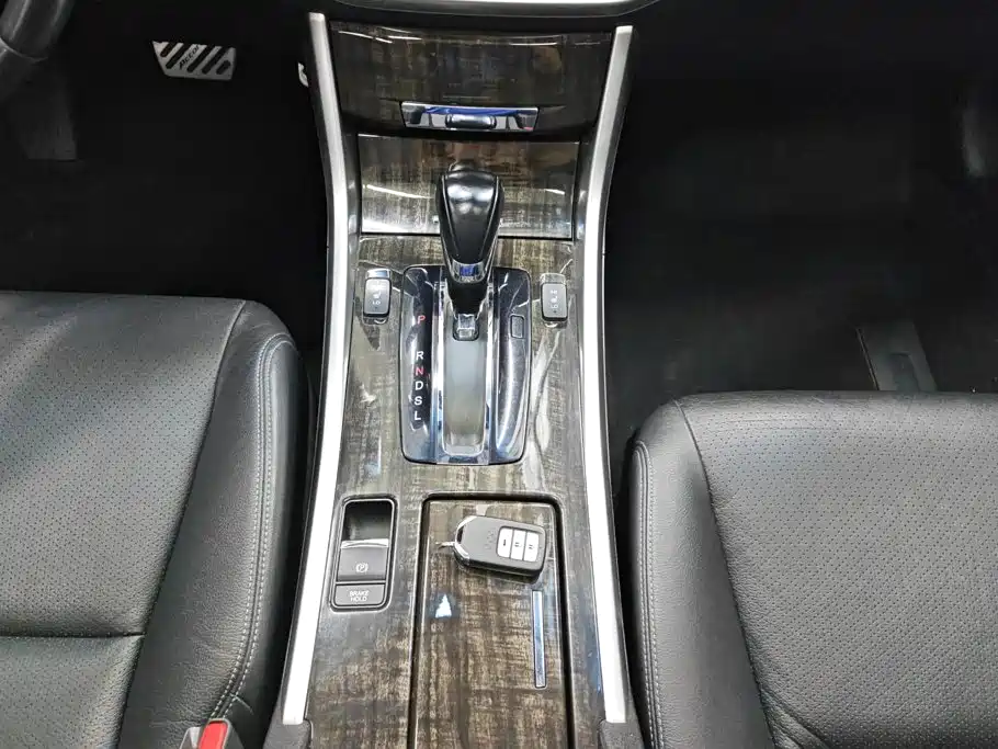 Honda Accord 2015 — фото 16