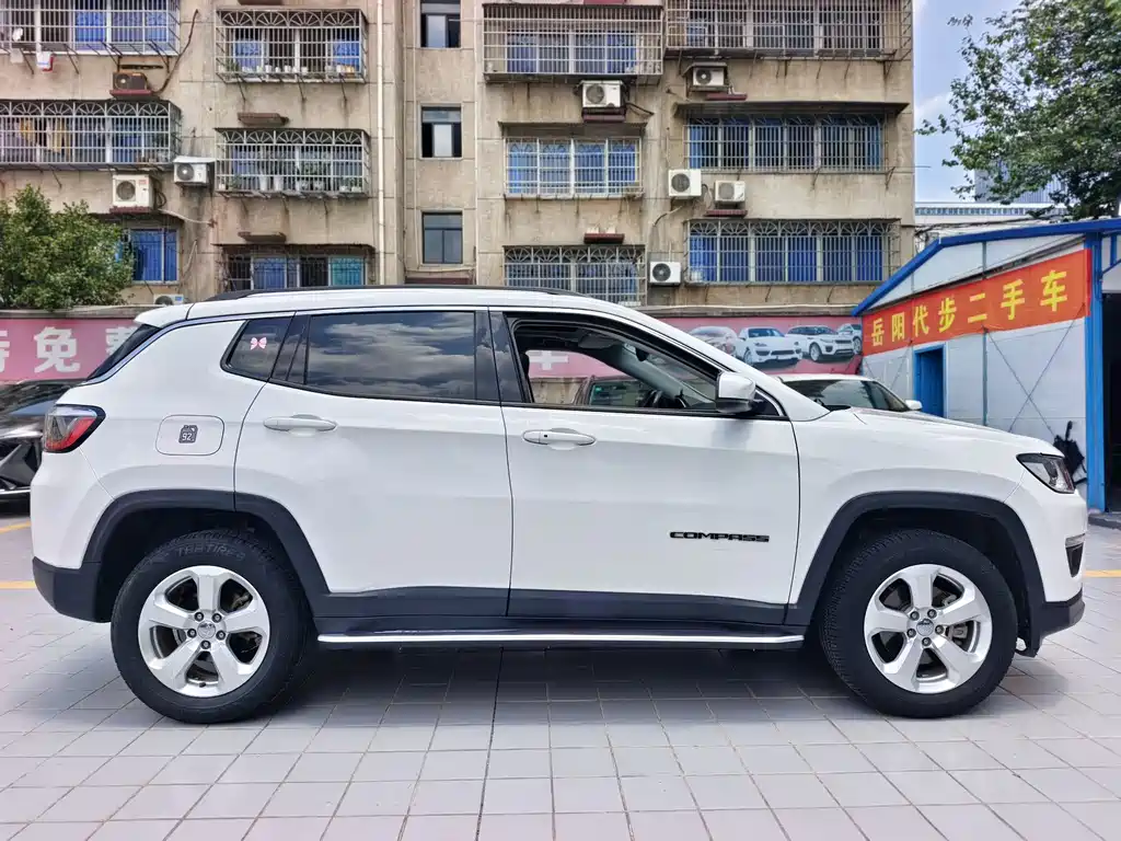 Jeep Compass 2018 — фото 5
