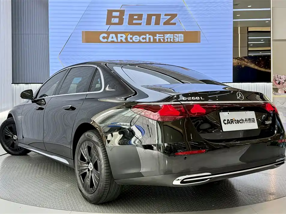 Mercedes-Benz E-Class 2024 — фото 7