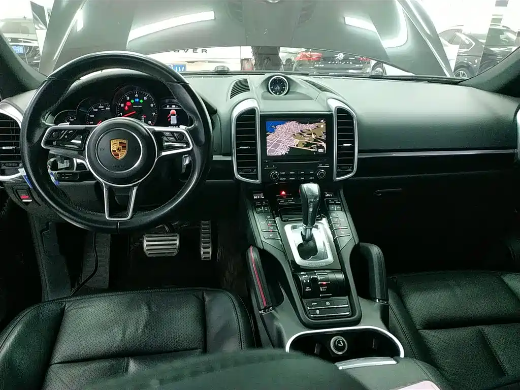 Porsche Cayenne 2018 — фото 6