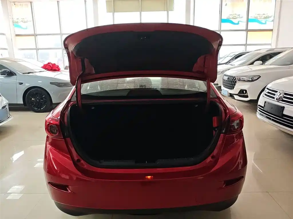 Mazda 3 Axela 2018 — фото 19