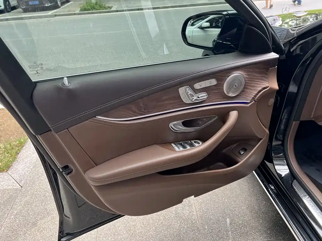 Mercedes-Benz E-Class 2020 — фото 13