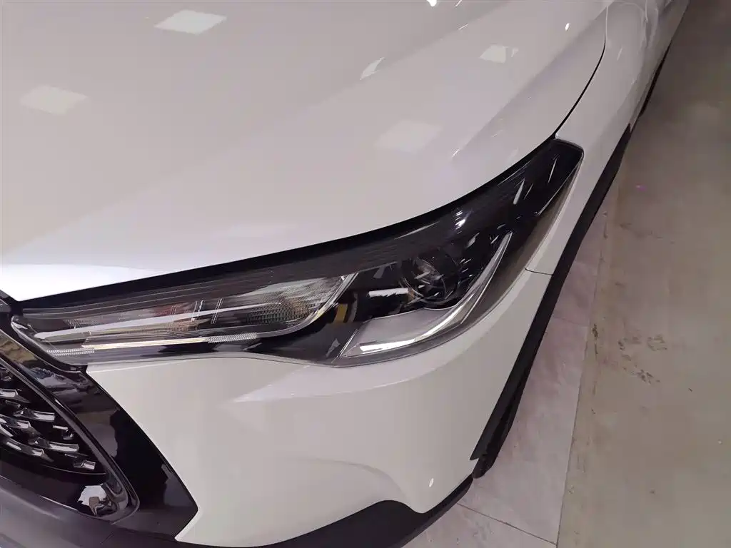 Toyota Corolla Cross 2023 — фото 16