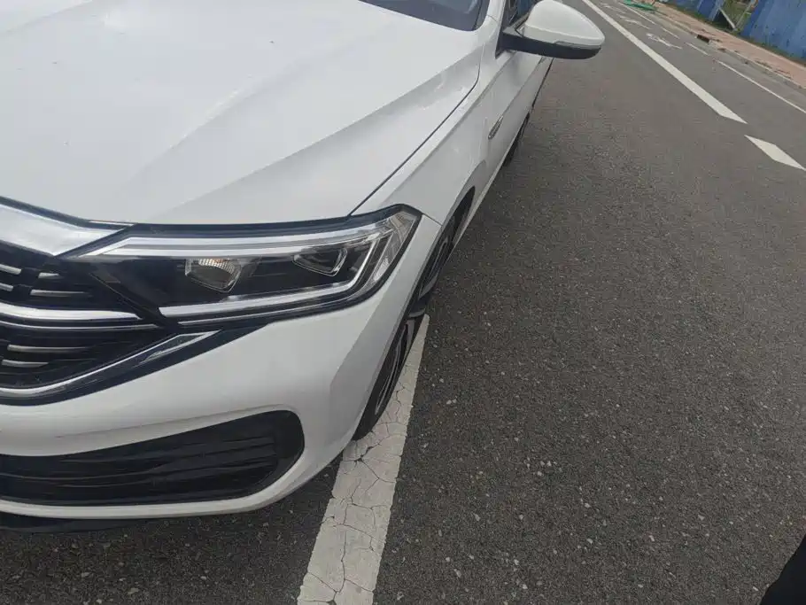 Volkswagen Sagitar 2024