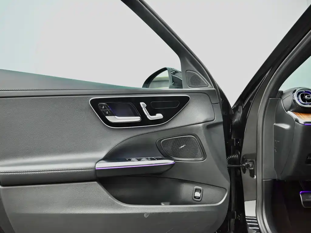 Mercedes-Benz C-Class 2022 — фото 20