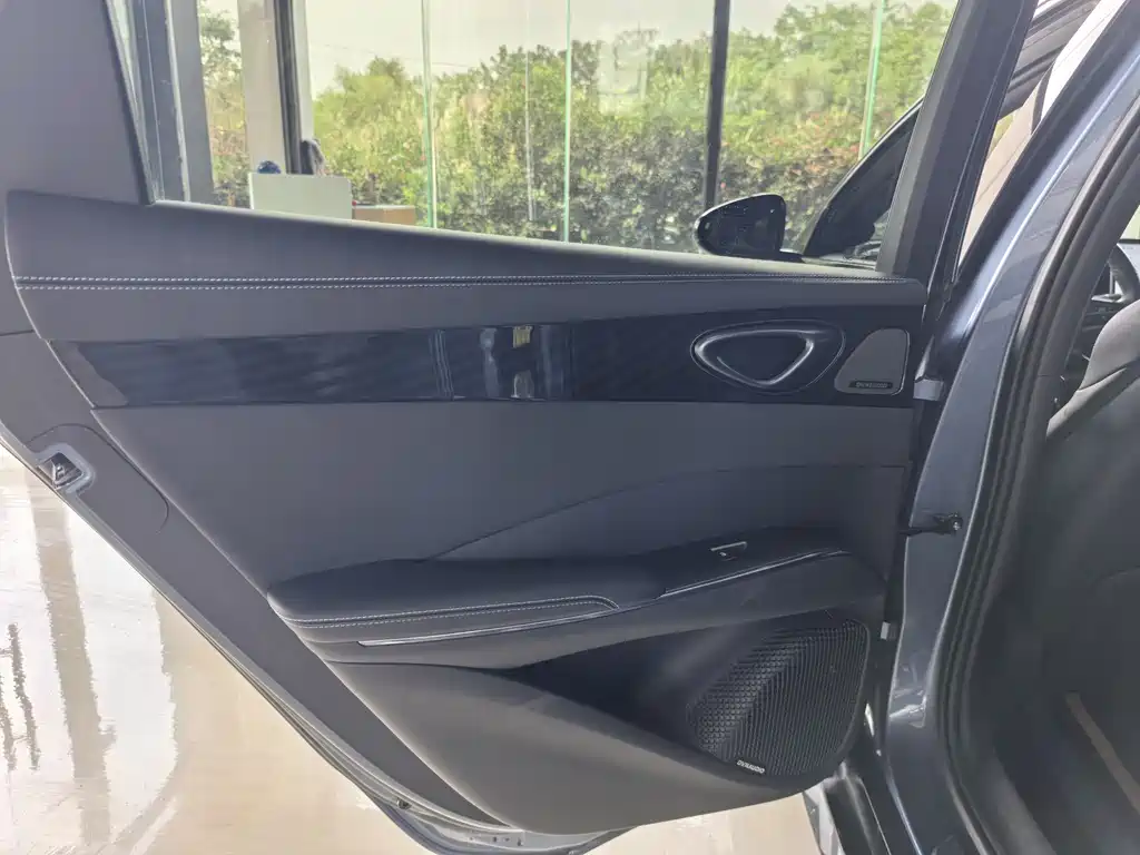 BYD Seal 2024 — фото 10