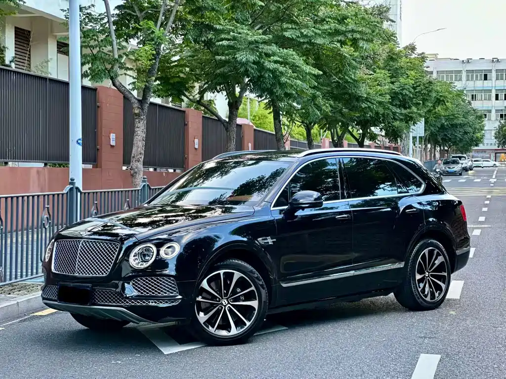 Bentley Bentayga 2019 — фото 1