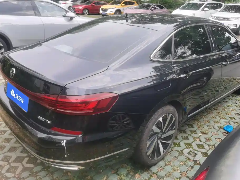 Volkswagen Passat 2024