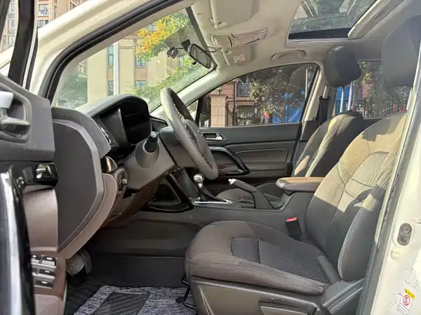 GAC Trumpchi GS4 2015