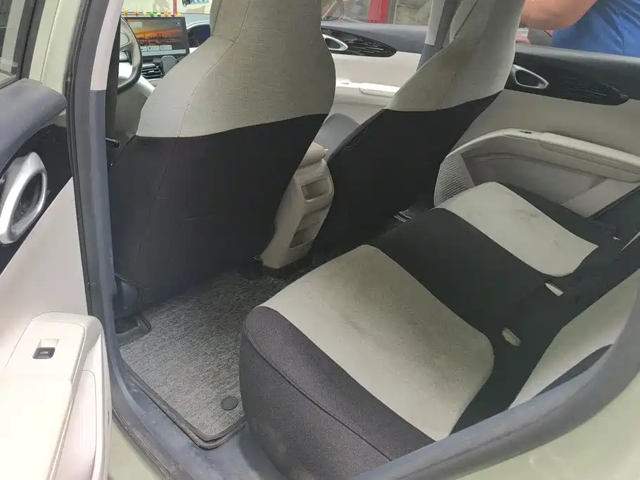 Geely Galaxy Starwish 2025 — фото 11