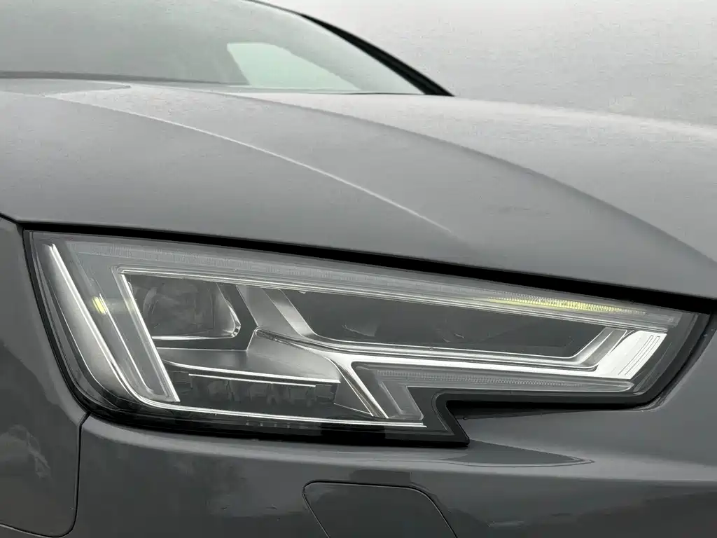 Audi A4L 2019 — фото 18