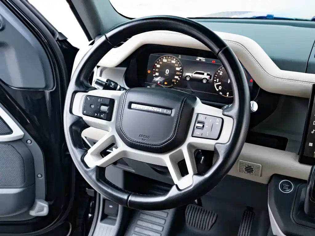 Land Rover Defender 2022 — фото 15