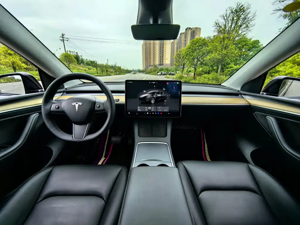 Tesla Model Y 2023 — фото 9