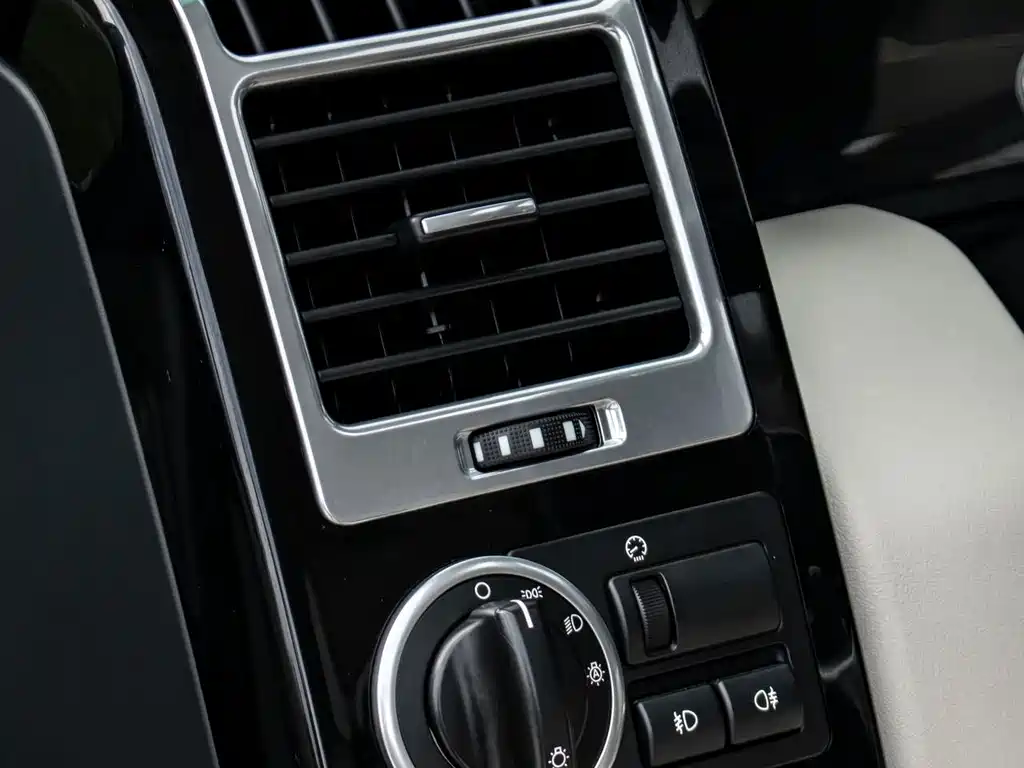 Land Rover Range Rover 2011 — фото 12