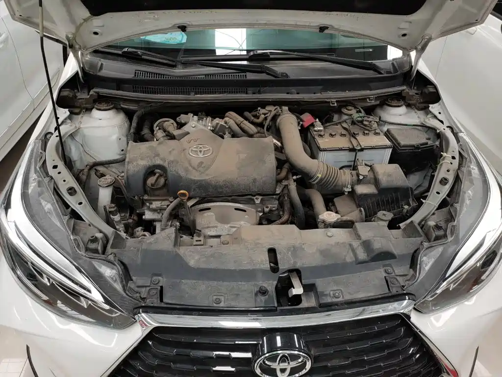 Toyota Yaris L 2022 — фото 16