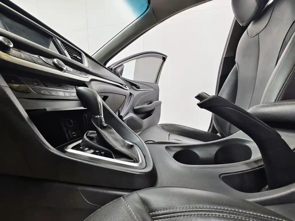 Buick Excelle 2019 — фото 12