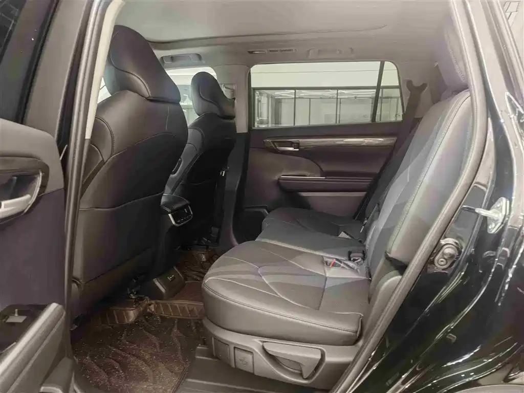Toyota Highlander 2025 — фото 19