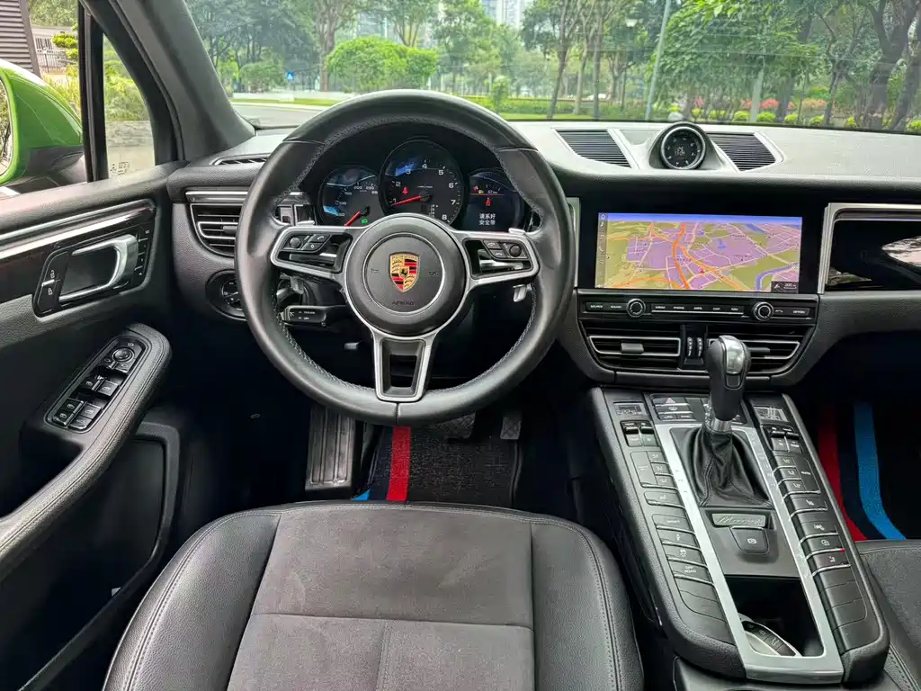 Porsche Macan 2022 — фото 11