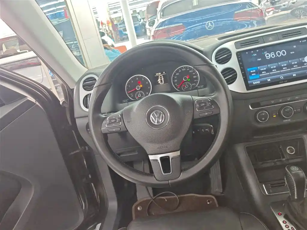Volkswagen Tiguan 2016 — фото 11