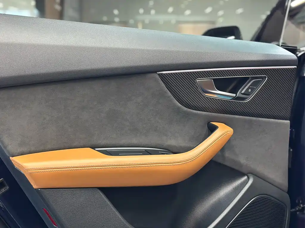 Audi RS Q8 2021 — фото 9