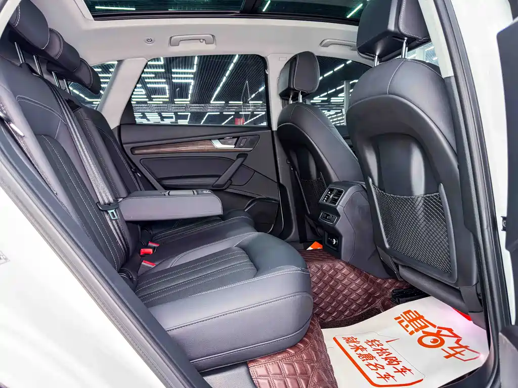 Audi Q5L 2023 — фото 18